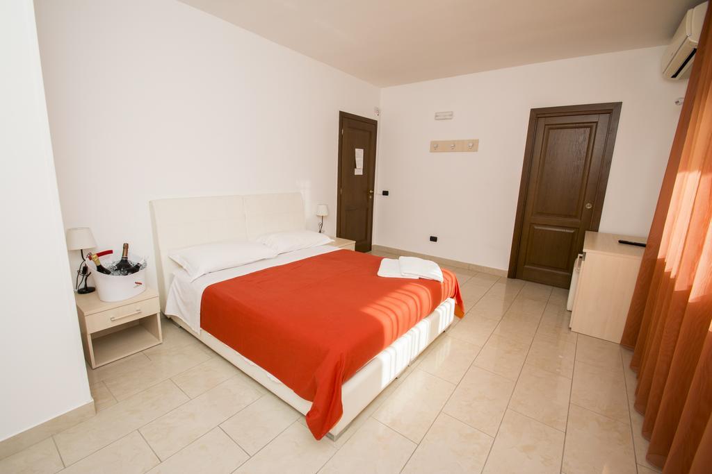 Twin Towers Rooms Lecce Dış mekan fotoğraf